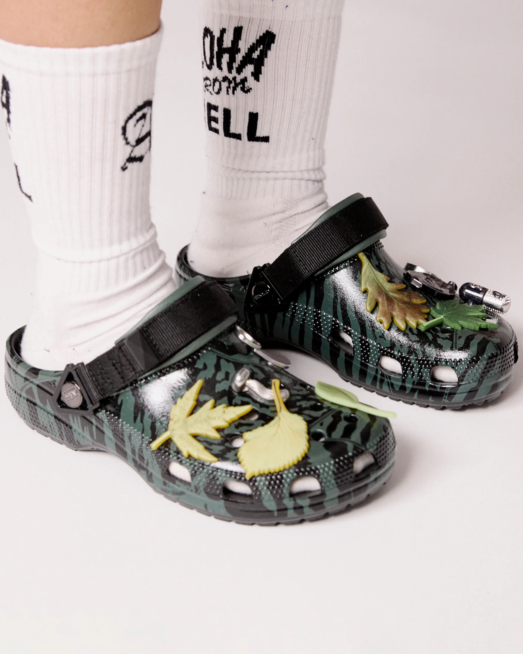 aries x crocs classic clog - Image 2